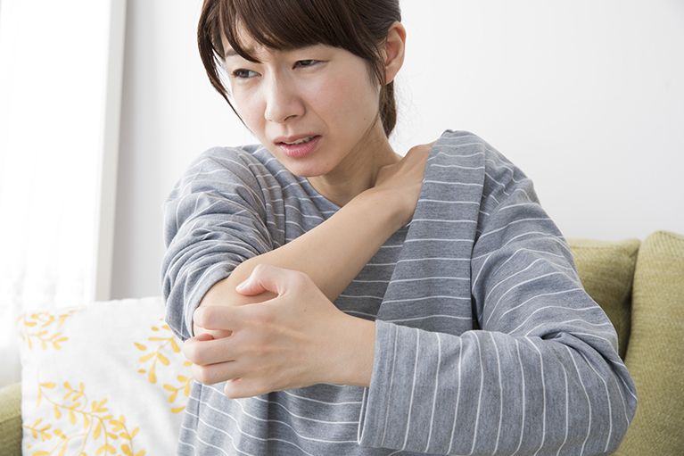 アトピー性皮膚炎は大人も発症します